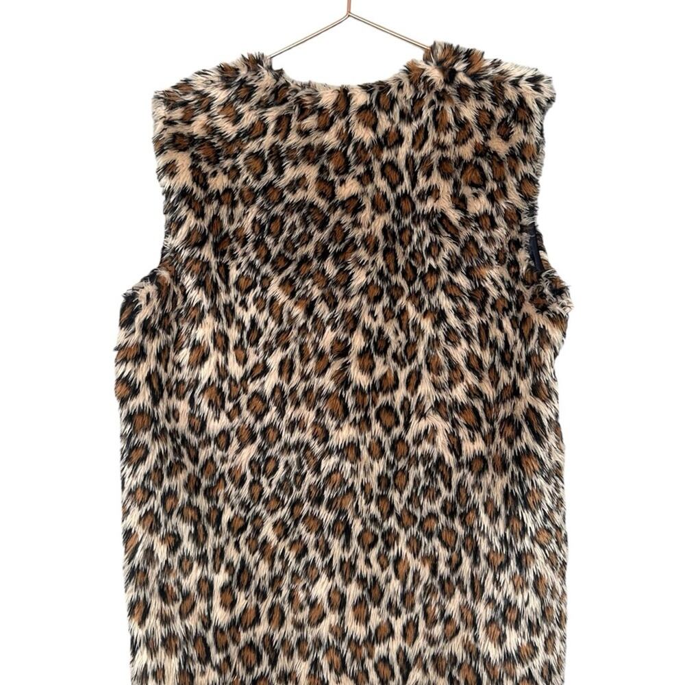 Leopard Print Faux Fur Vest - Stylish & Statement Piece - Picture 3 of 5